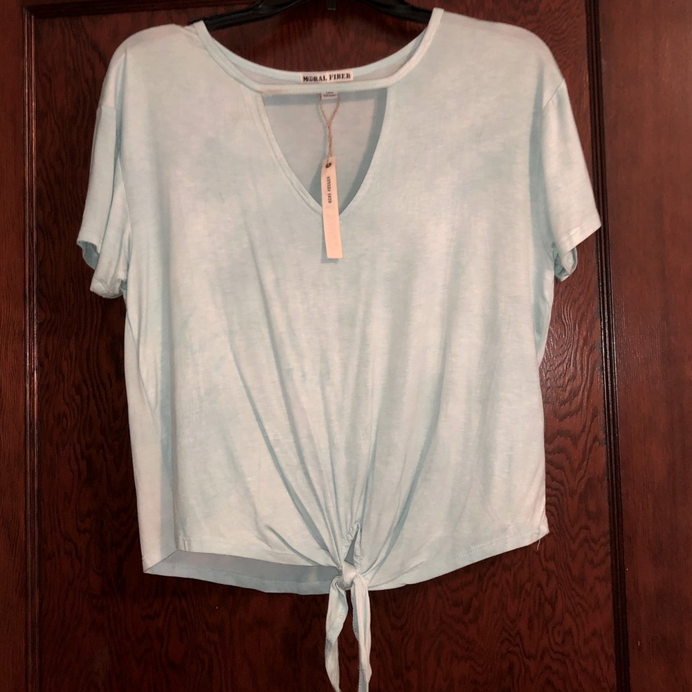 Sexy cut out top with tie.